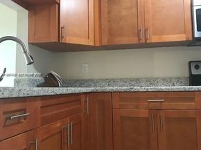 10018 NW 4th St 203, Pembroke Pines FL 33024