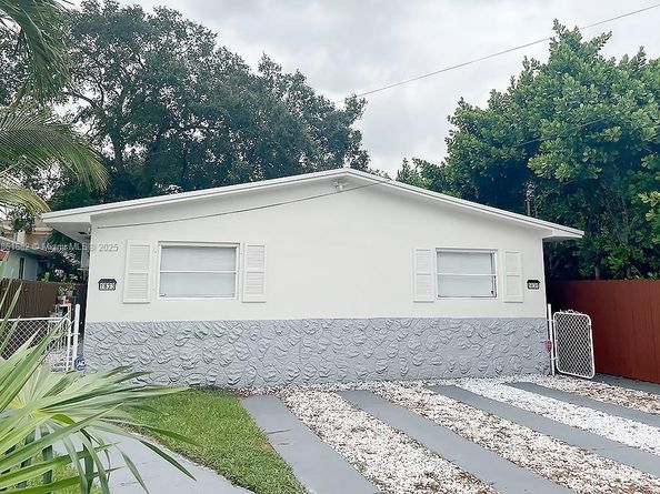 1831 NW 41st St, Miami FL 33142