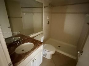 6601 SW 116th Ct 402, Miami FL 33173