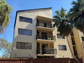 6601 SW 116th Ct 402, Miami FL 33173