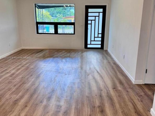 3040 NW 96th St, Miami FL 33147