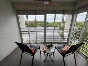 9450 Poinciana Pl 405, Davie FL 33324