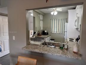 9450 Poinciana Pl 405, Davie FL 33324