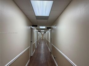 9450 Poinciana Pl 405, Davie FL 33324