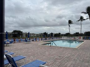 9450 Poinciana Pl 405, Davie FL 33324