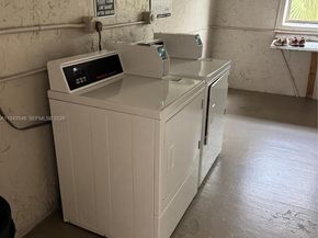 9450 Poinciana Pl 405, Davie FL 33324