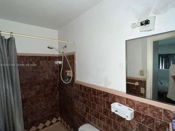 6841 SW 16th Ct, Pembroke Pines FL 33023