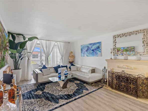 Undisclosed Address #A11793478, Lauderdale Lakes FL 33311