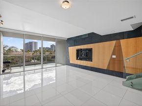 2950 NE 188th St 302, Aventura FL 33180