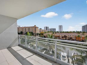 2950 NE 188th St 302, Aventura FL 33180