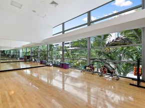 2950 NE 188th St 302, Aventura FL 33180