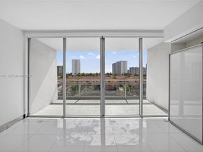 2950 NE 188th St 302, Aventura FL 33180