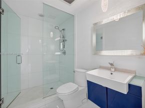 2950 NE 188th St 302, Aventura FL 33180