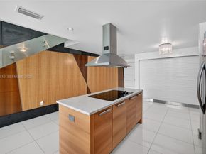 2950 NE 188th St 302, Aventura FL 33180