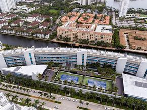 2950 NE 188th St 302, Aventura FL 33180