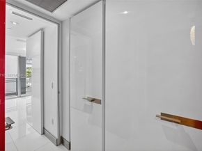 2950 NE 188th St 302, Aventura FL 33180