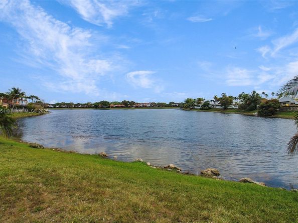 15490 SW 47th St, Miami FL 33185