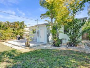 1713 NW 8th Ave, Fort Lauderdale FL 33311