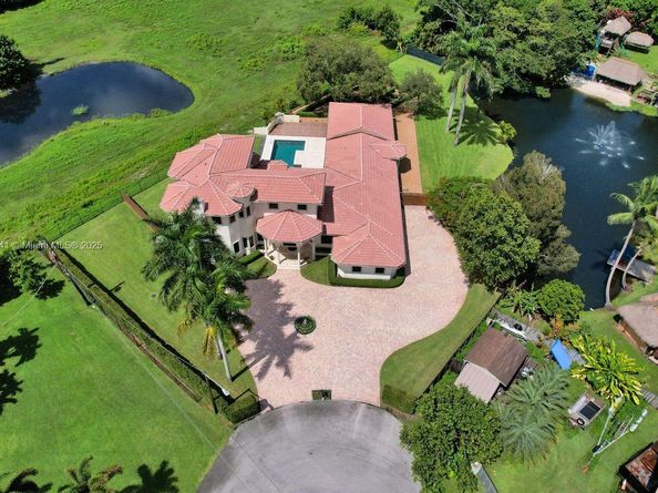 3311 SW 118th Ter, Davie FL 33330