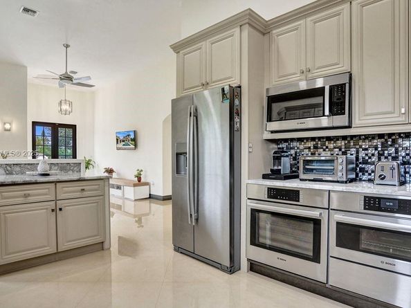 3311 SW 118th Ter, Davie FL 33330