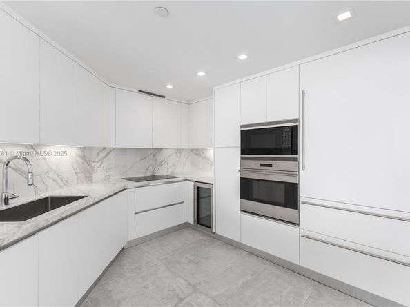 1800 Sunset Harbour Dr 1515, Miami Beach FL 33139