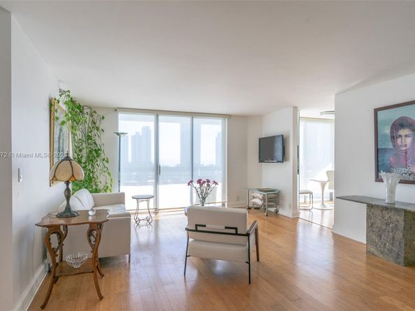 Undisclosed Address #A11870572, Aventura FL 33180
