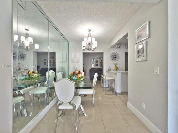 6290 SW 37th St, Miami FL 33155