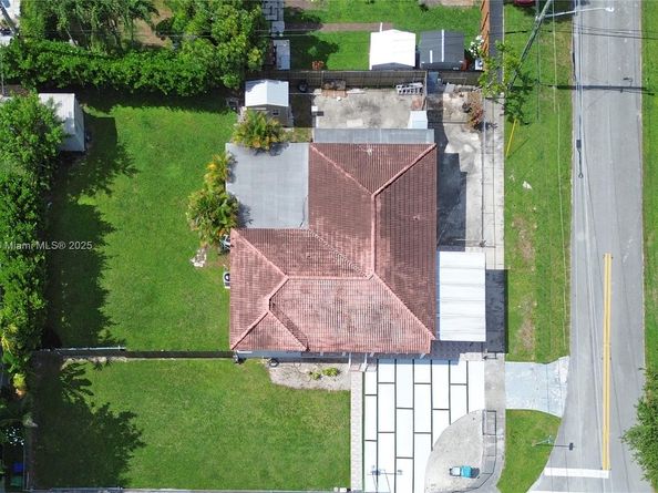6290 SW 37th St, Miami FL 33155