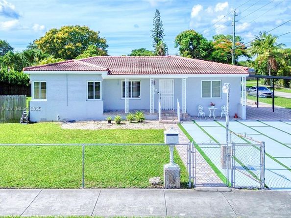6290 SW 37th St, Miami FL 33155