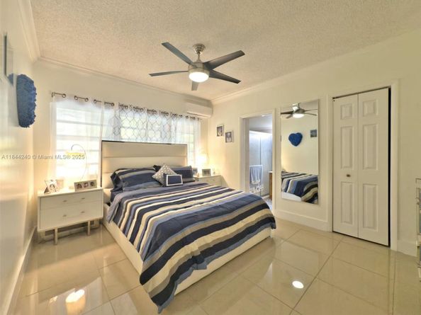 6290 SW 37th St, Miami FL 33155