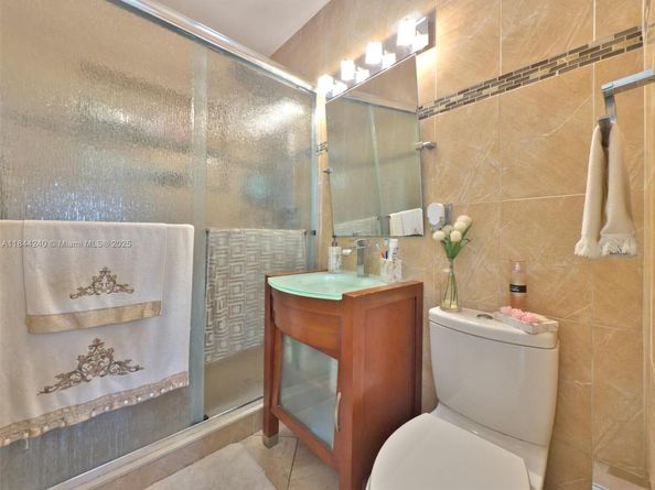6290 SW 37th St, Miami FL 33155