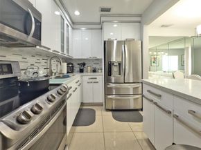 6290 SW 37th St, Miami FL 33155