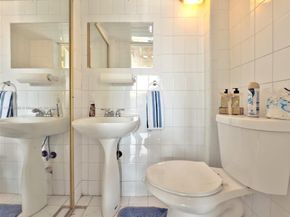 6290 SW 37th St, Miami FL 33155