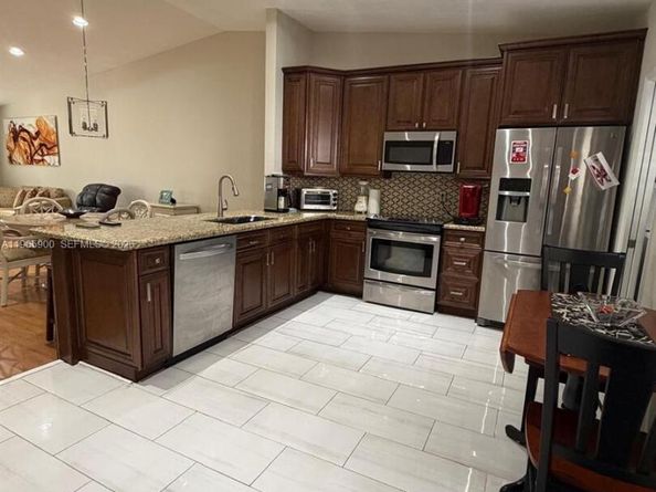 6180 Kings Gate Cir, Delray Beach FL 33484