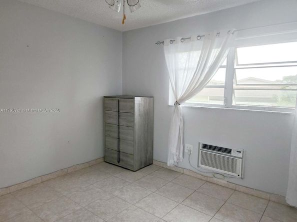 16901 NE 13th Ave 209, Miami FL 33162