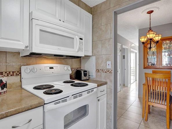 16901 NE 13th Ave 209, Miami FL 33162