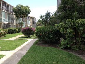 16901 NE 13th Ave 209, Miami FL 33162