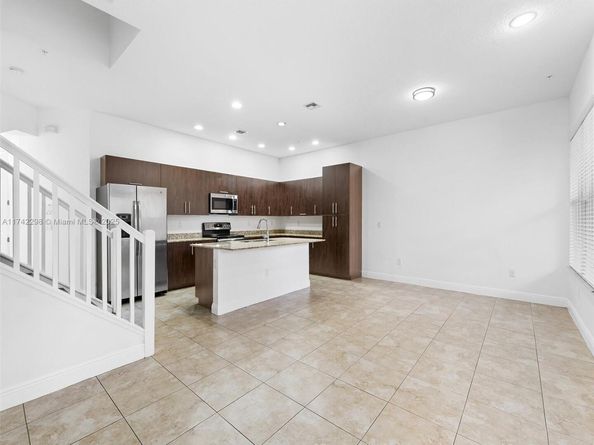1732 NW 124th Pl, Pembroke Pines FL 33028