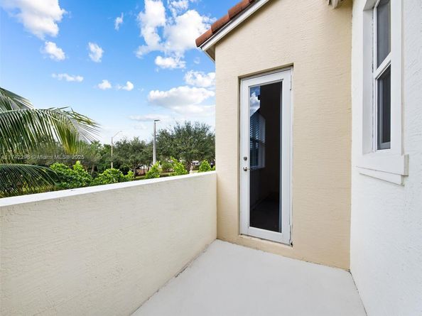 1732 NW 124th Pl, Pembroke Pines FL 33028