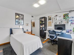 3661 SW 9th Ter 207, Miami FL 33135