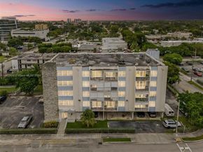 3661 SW 9th Ter 207, Miami FL 33135