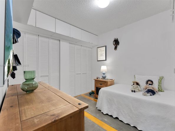 3661 SW 9th Ter 207, Miami FL 33135