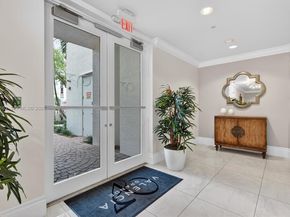 650 Valencia Ave 302, Coral Gables FL 33134