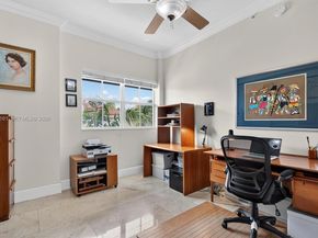 650 Valencia Ave 302, Coral Gables FL 33134
