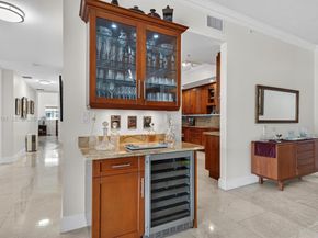 650 Valencia Ave 302, Coral Gables FL 33134