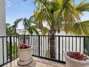 650 Valencia Ave 302, Coral Gables FL 33134