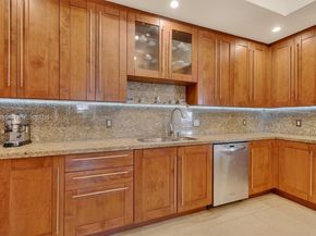 650 Valencia Ave 302, Coral Gables FL 33134