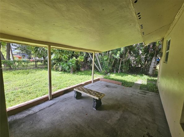 3451 NW 2nd St, Lauderhill FL 33311