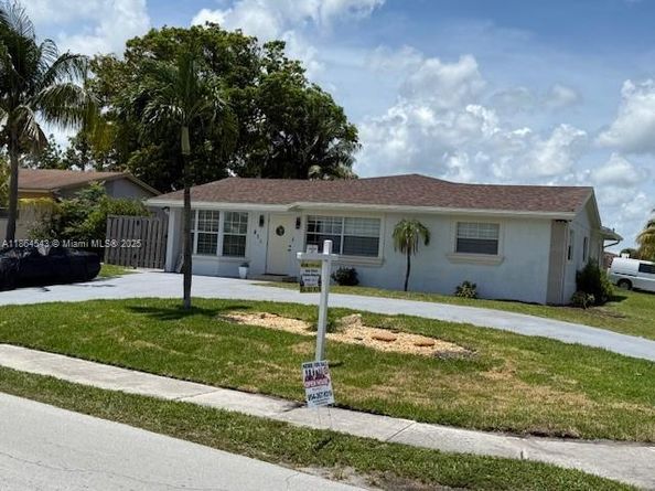 671 SW 14th St, Deerfield Beach FL 33441