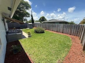671 SW 14th St, Deerfield Beach FL 33441
